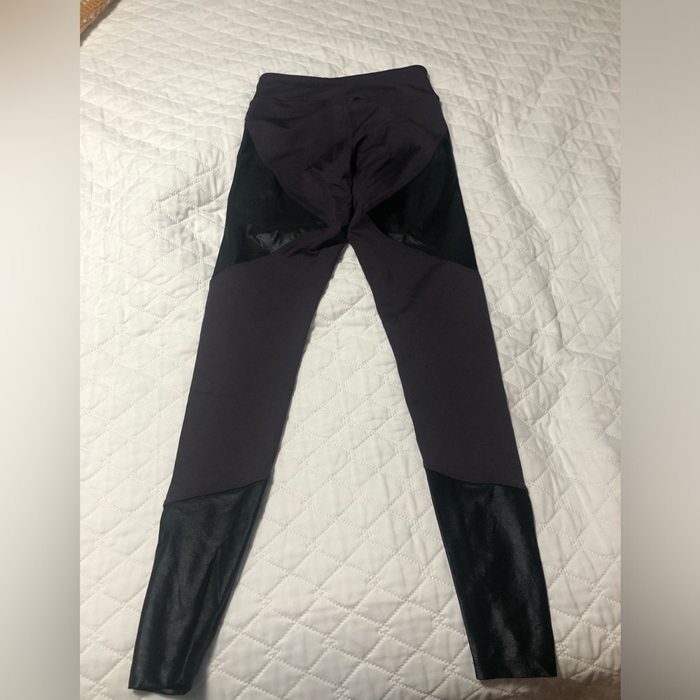 Koral Forge High Rise Legging in Dark Plum and Black - Picture 6 of 7